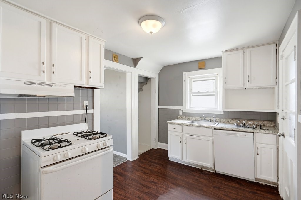 20740 Tracy Avenue Property Photo 11