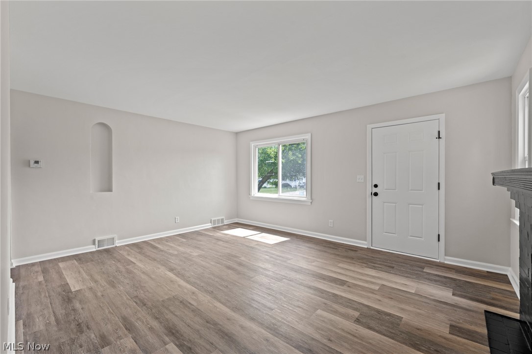 539 Figueroa Place Se Property Photo 5