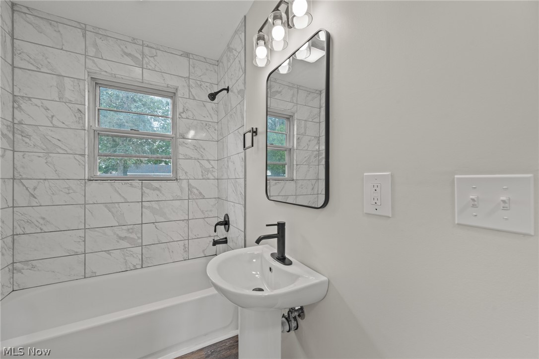 539 Figueroa Place Se Property Photo 18