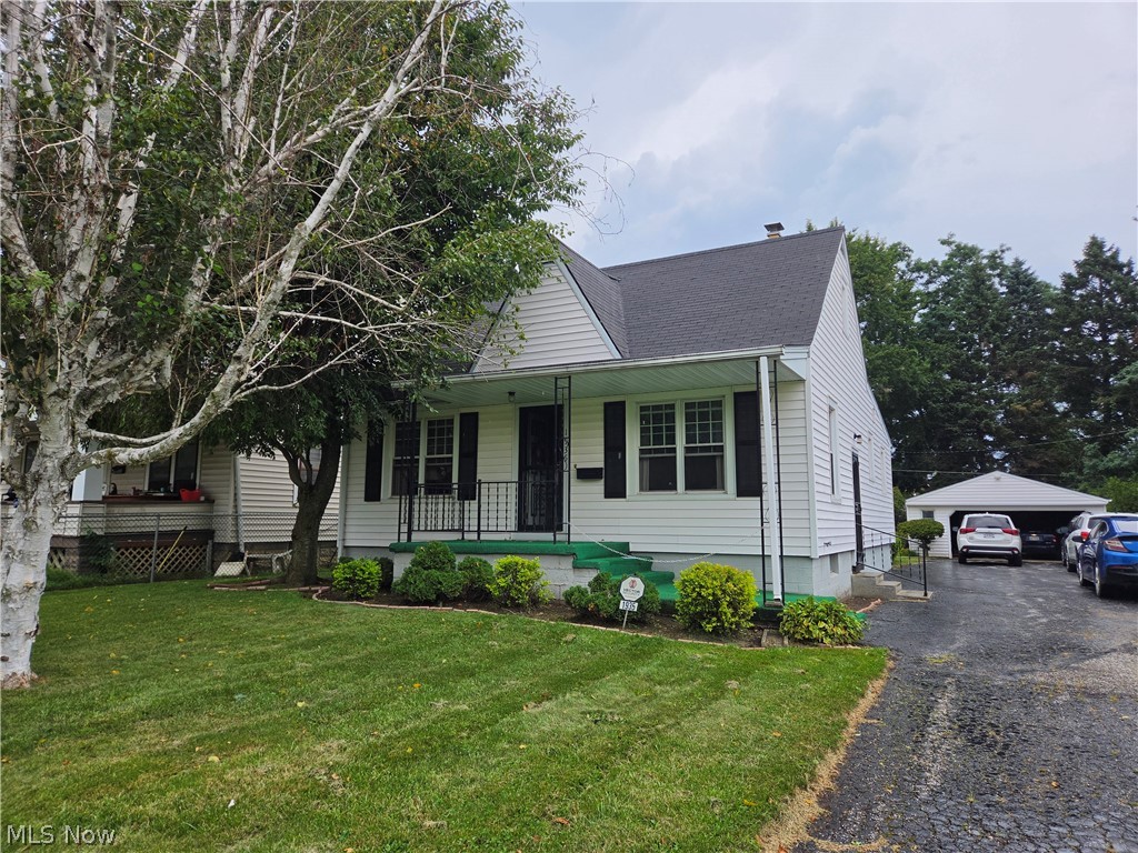 1935 E 44th Street Property Photo 1