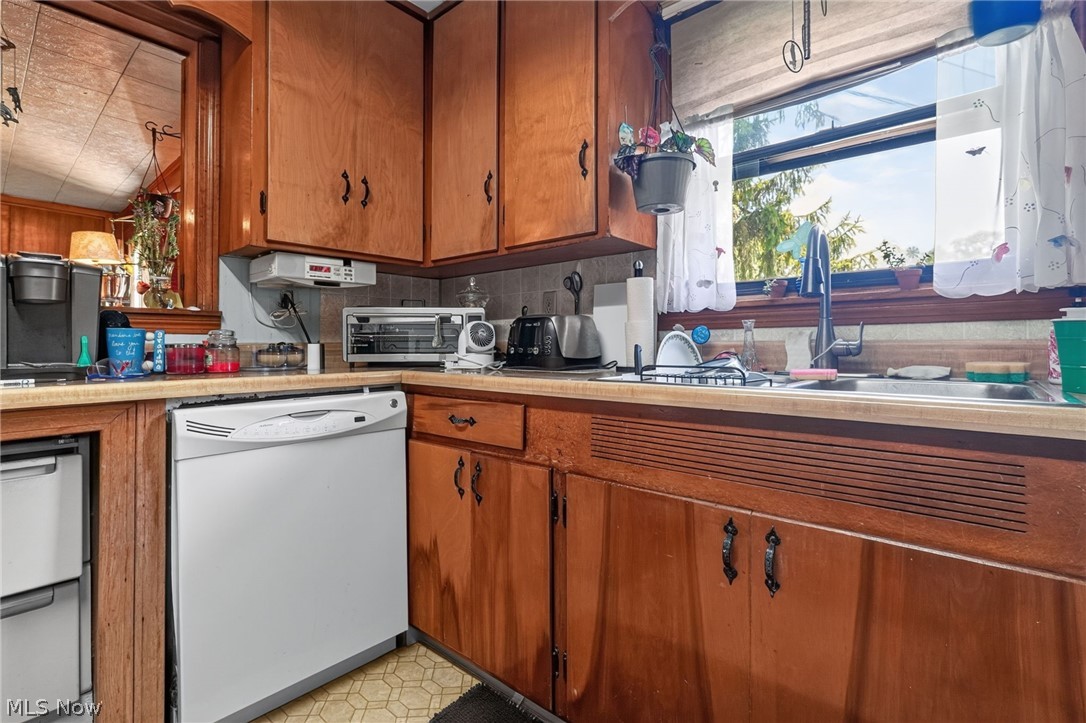 306 Everett Street Property Photo 30