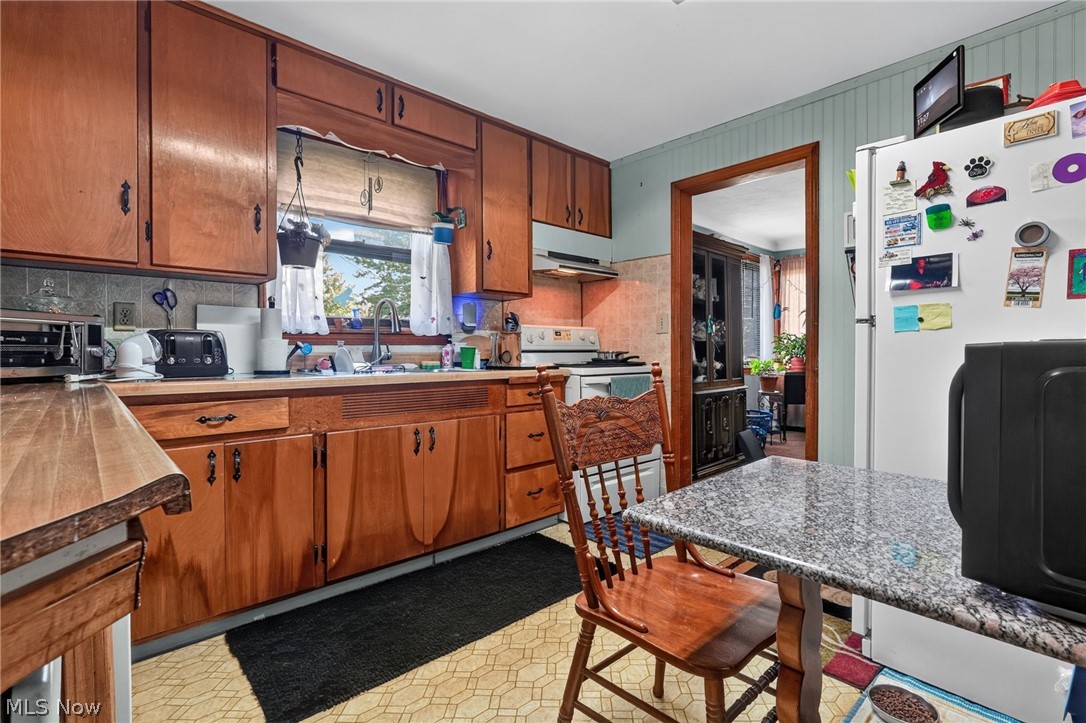 306 Everett Street Property Photo 31