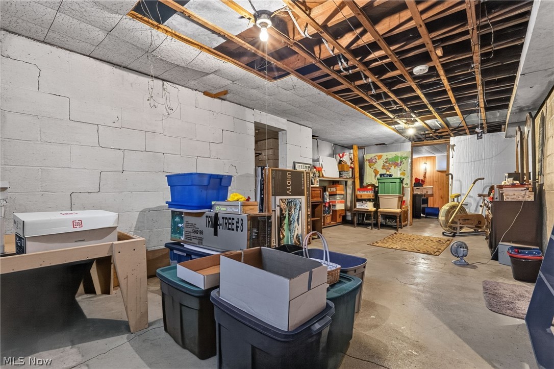 306 Everett Street Property Photo 35