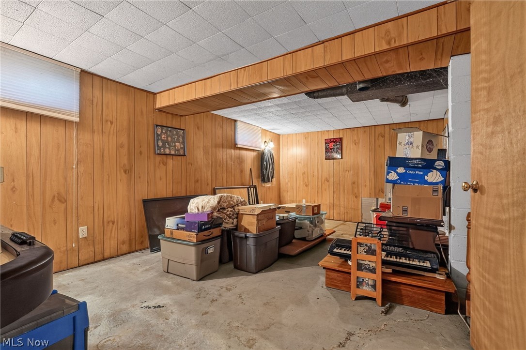 306 Everett Street Property Photo 36