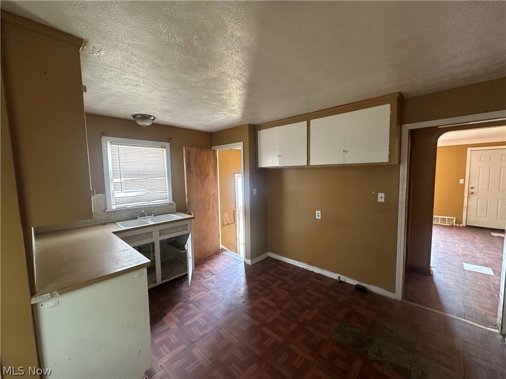 4154 E 153rd Street Property Photo 11