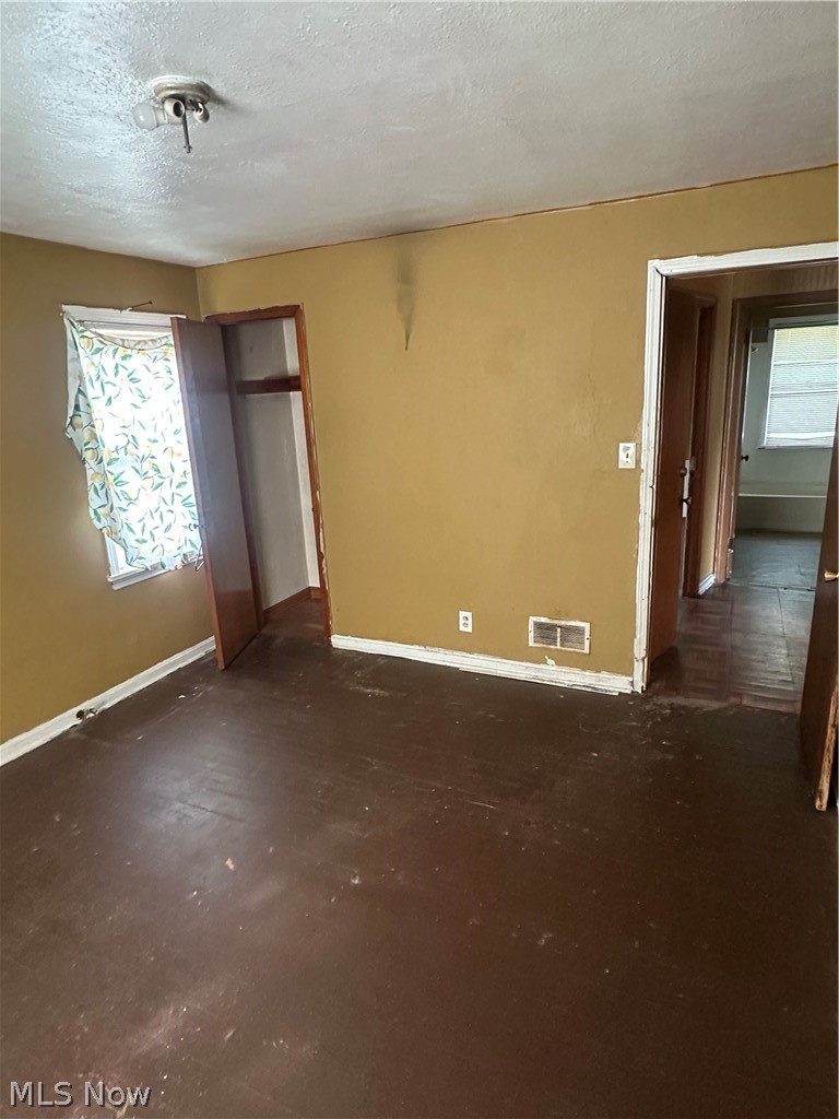4154 E 153rd Street Property Photo 13