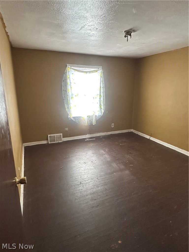 4154 E 153rd Street Property Photo 15