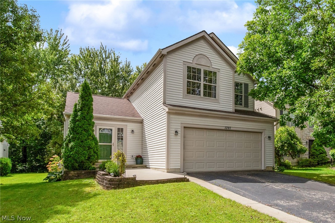 1097 Pebble Brook Drive Property Photo 1