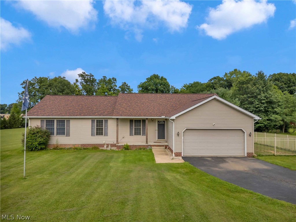 8395 Friendsville Road Property Photo 1