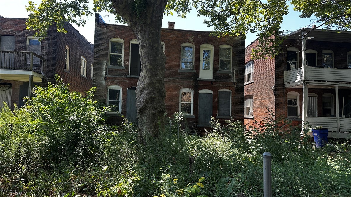 1055 Addison Road Property Photo 3
