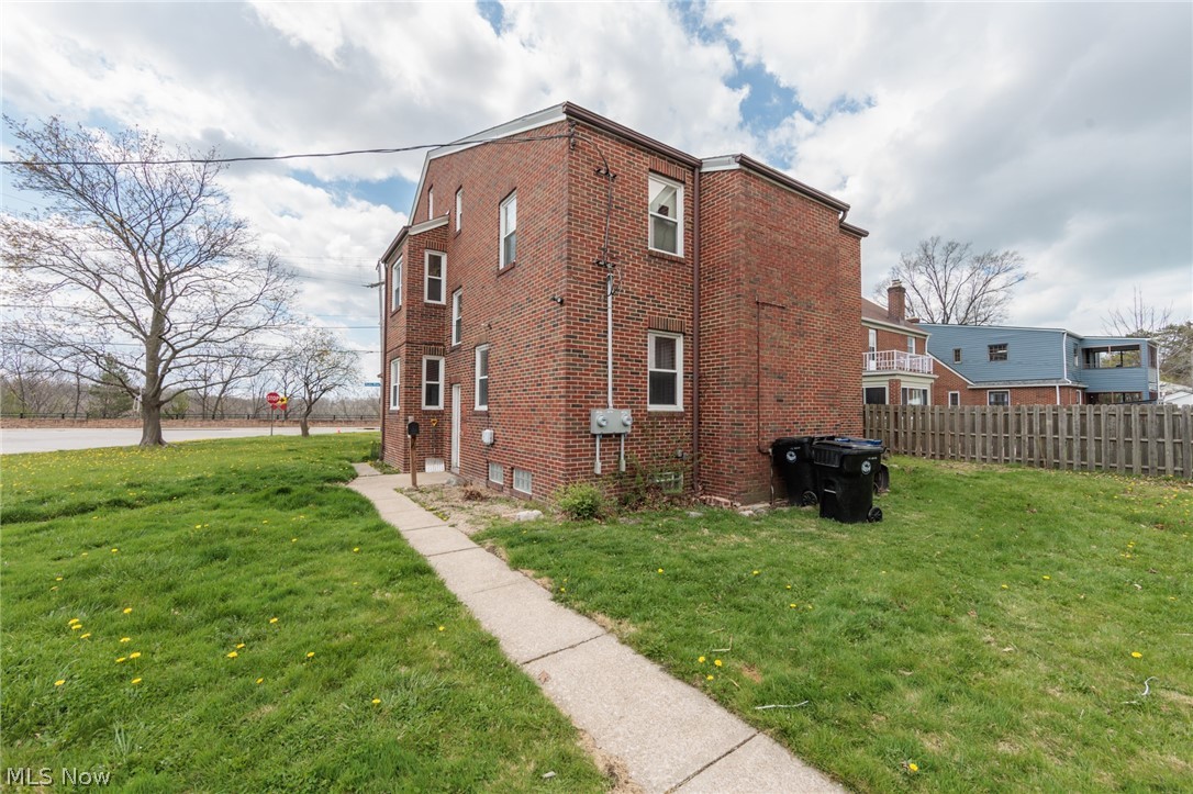 3155 Rocky River Drive Property Photo 4
