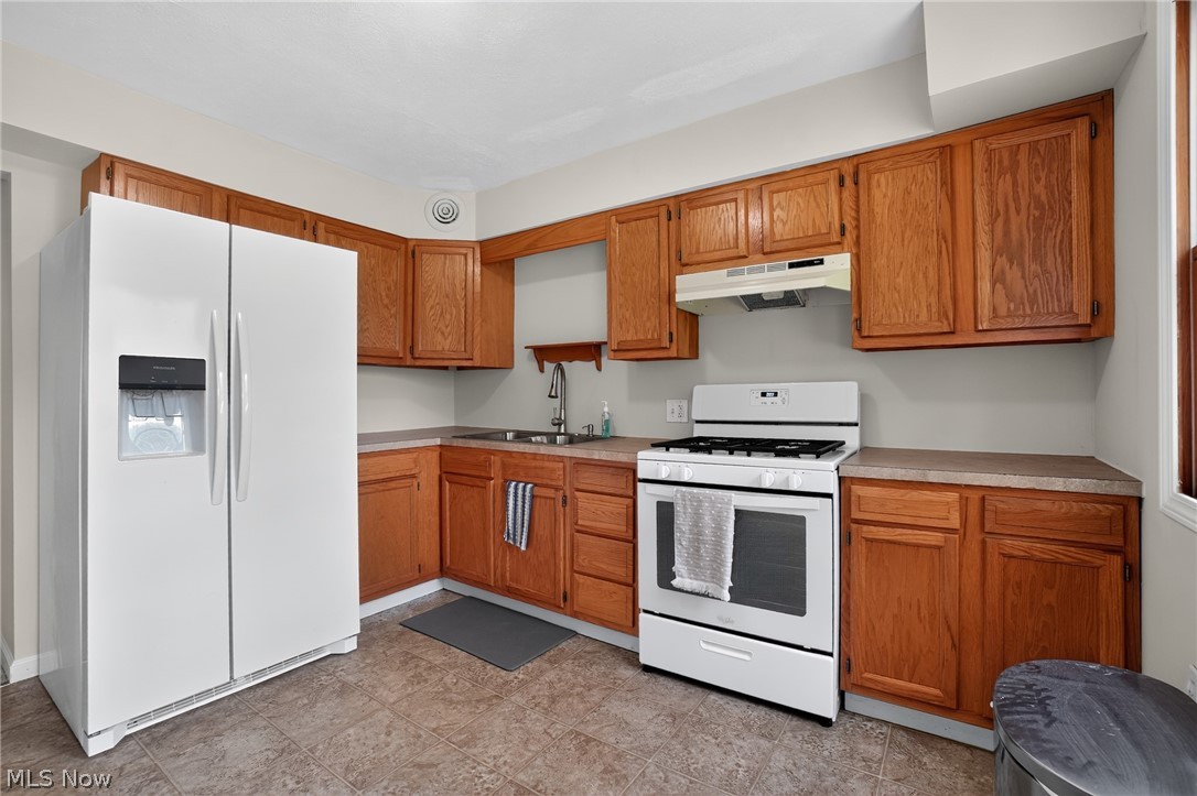 1112 Danforth Road Property Photo 8