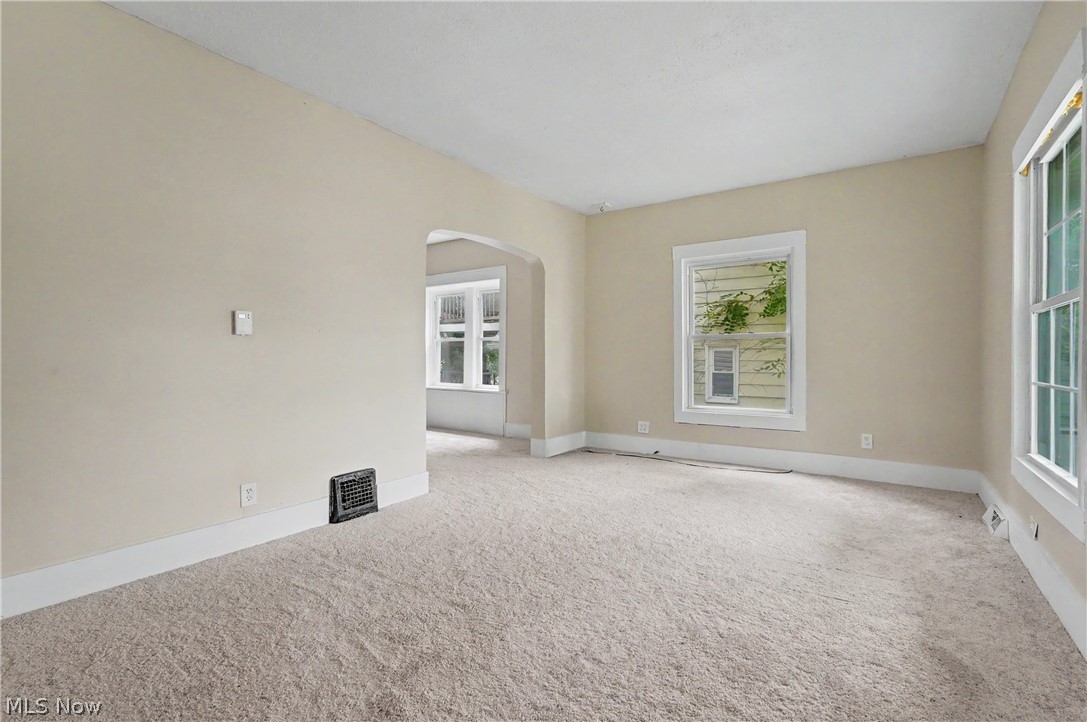 944 Redfern Avenue Property Photo 2