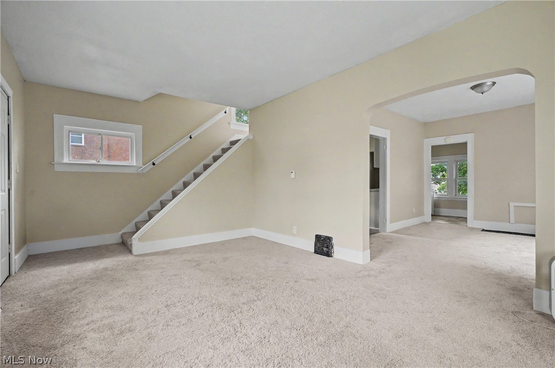 944 Redfern Avenue Property Photo 3
