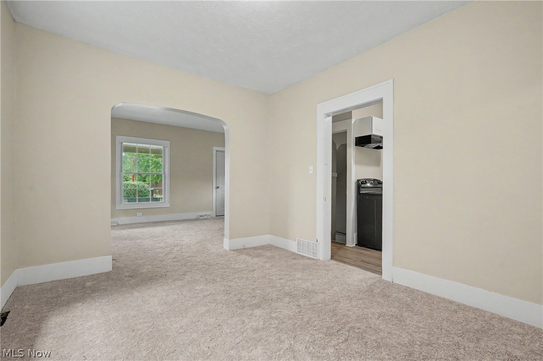 944 Redfern Avenue Property Photo 6