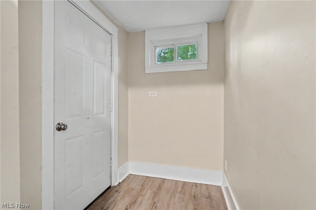 944 Redfern Avenue Property Photo 11
