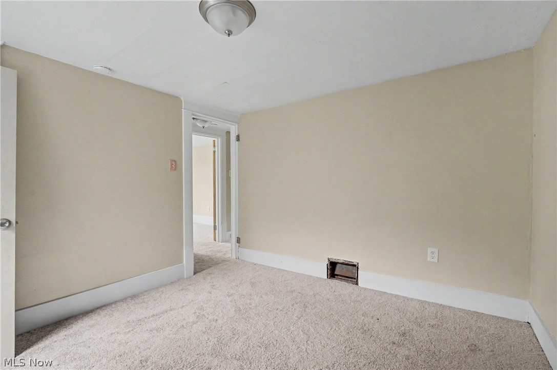944 Redfern Avenue Property Photo 17