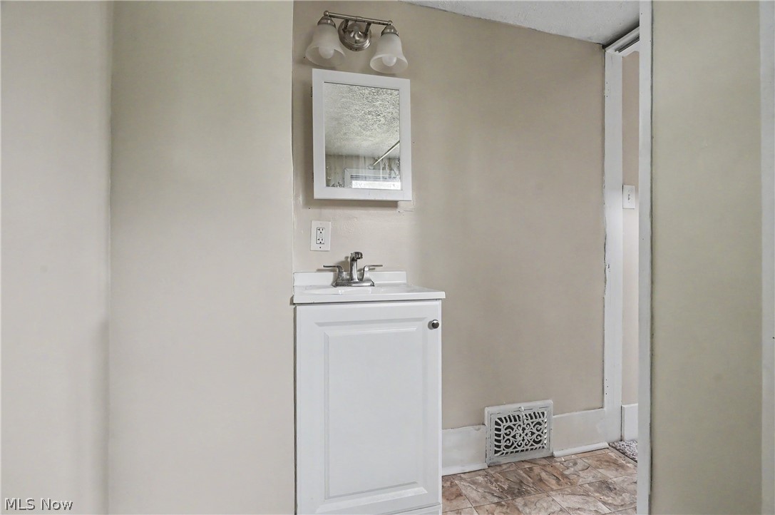 944 Redfern Avenue Property Photo 19