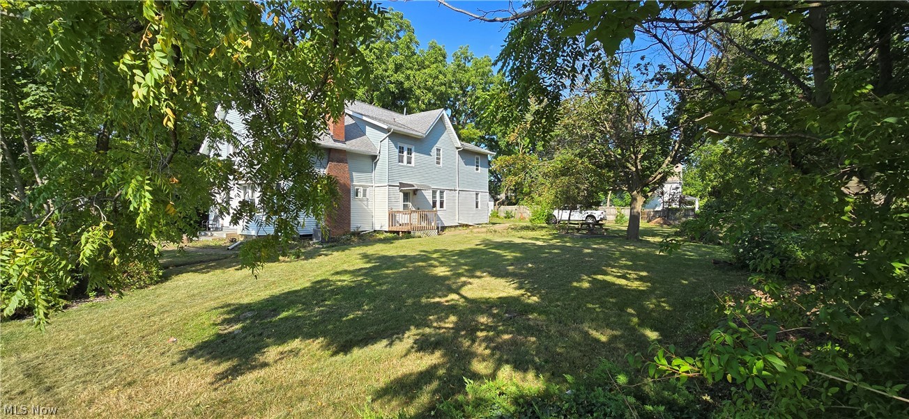1518 Middle Avenue Property Photo 3