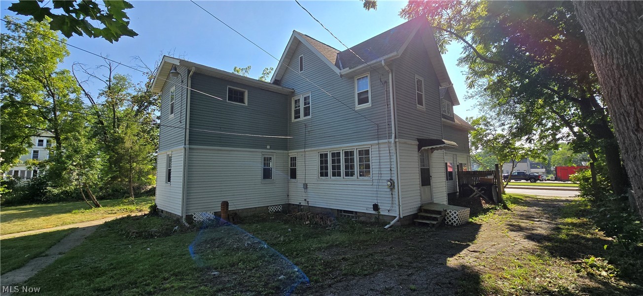 1518 Middle Avenue Property Photo 7