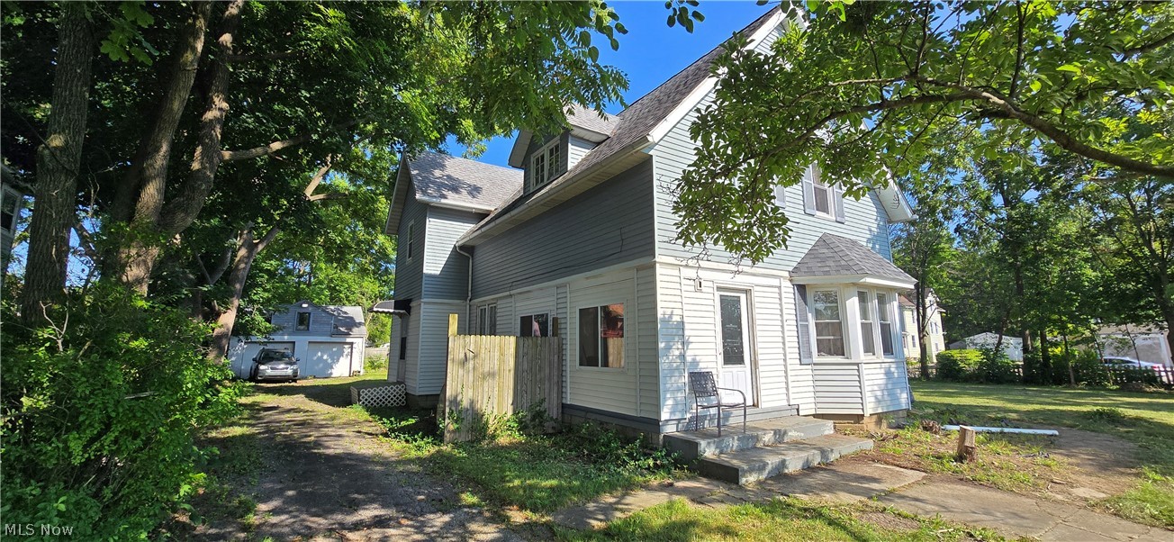 1518 Middle Avenue Property Photo 8
