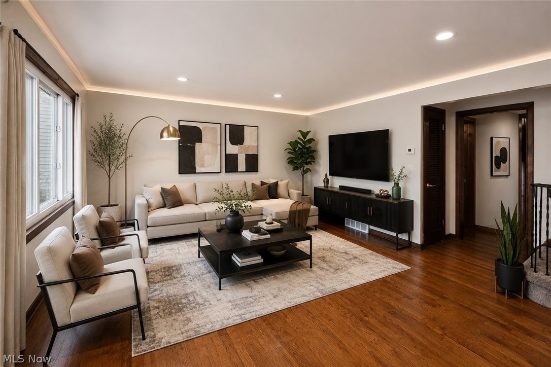 28101 Lake Shore Boulevard Property Photo 12