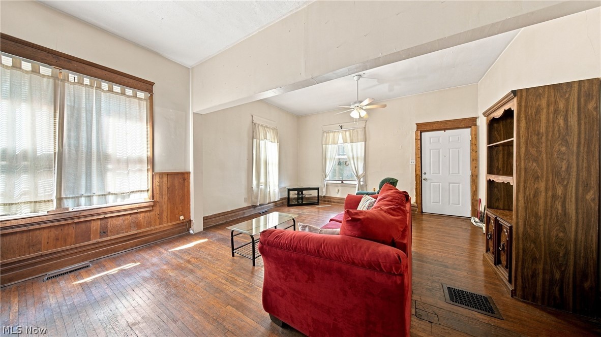 1008 Tefft Street Property Photo 11