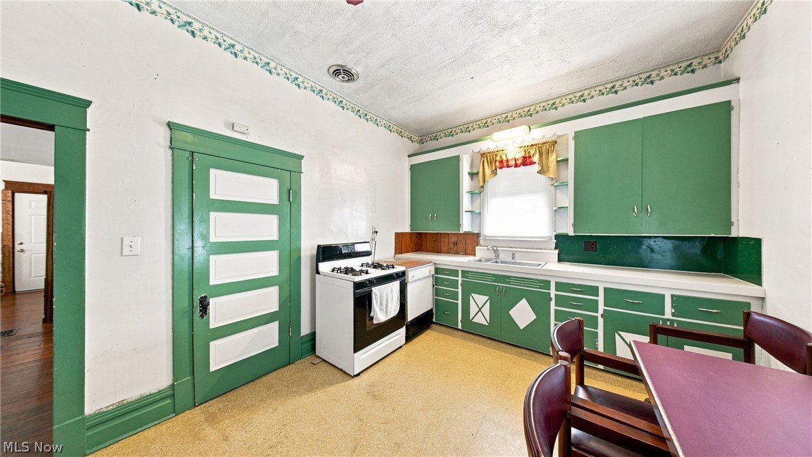 1008 Tefft Street Property Photo 21