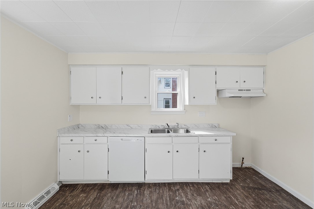 18206 Harland Avenue Property Photo 10