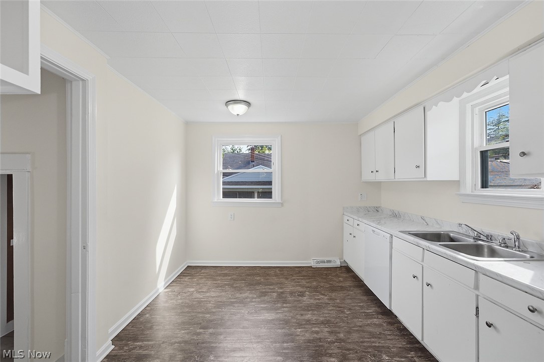 18206 Harland Avenue Property Photo 11
