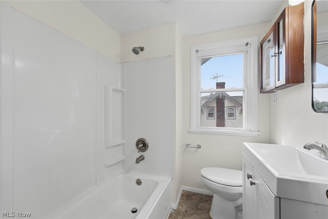 18206 Harland Avenue Property Photo 18