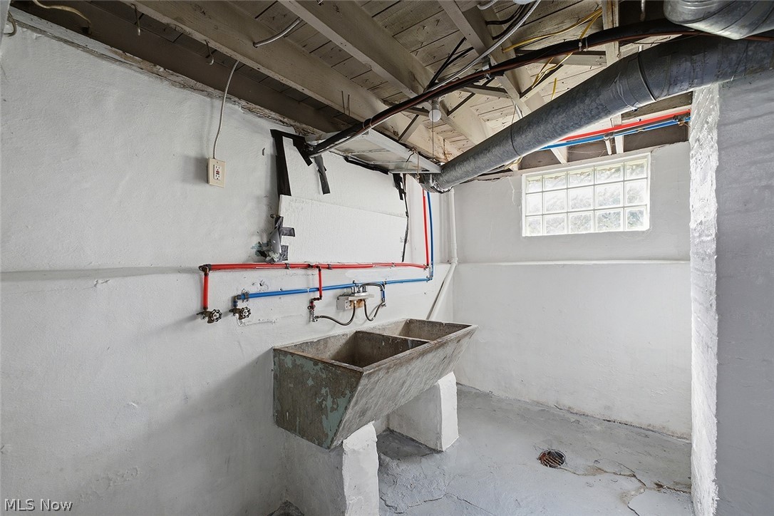 18206 Harland Avenue Property Photo 20