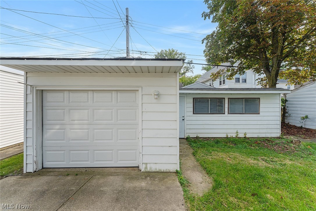 18206 Harland Avenue Property Photo 25