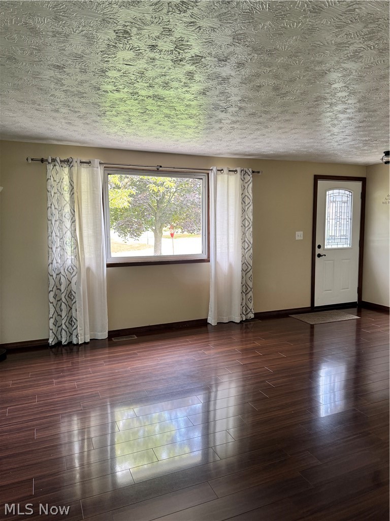 7763 Raglan Drive Ne Property Photo 4