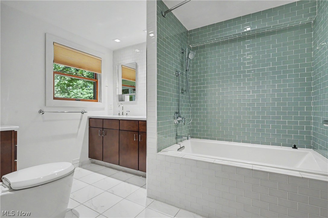 4389 Everett Road Property Photo 14