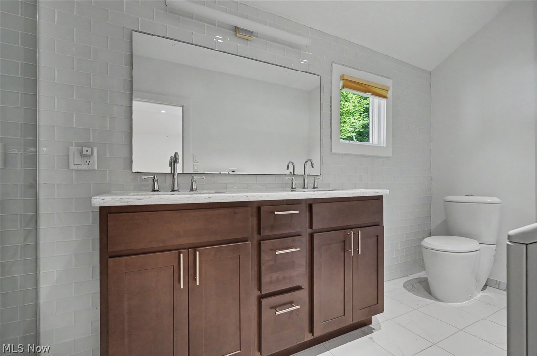 4389 Everett Road Property Photo 23