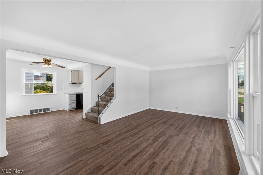 401 E 288th Street Property Photo 5