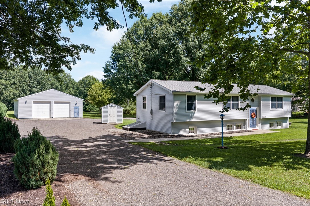 10685 Scotts Corners Road Property Photo 1