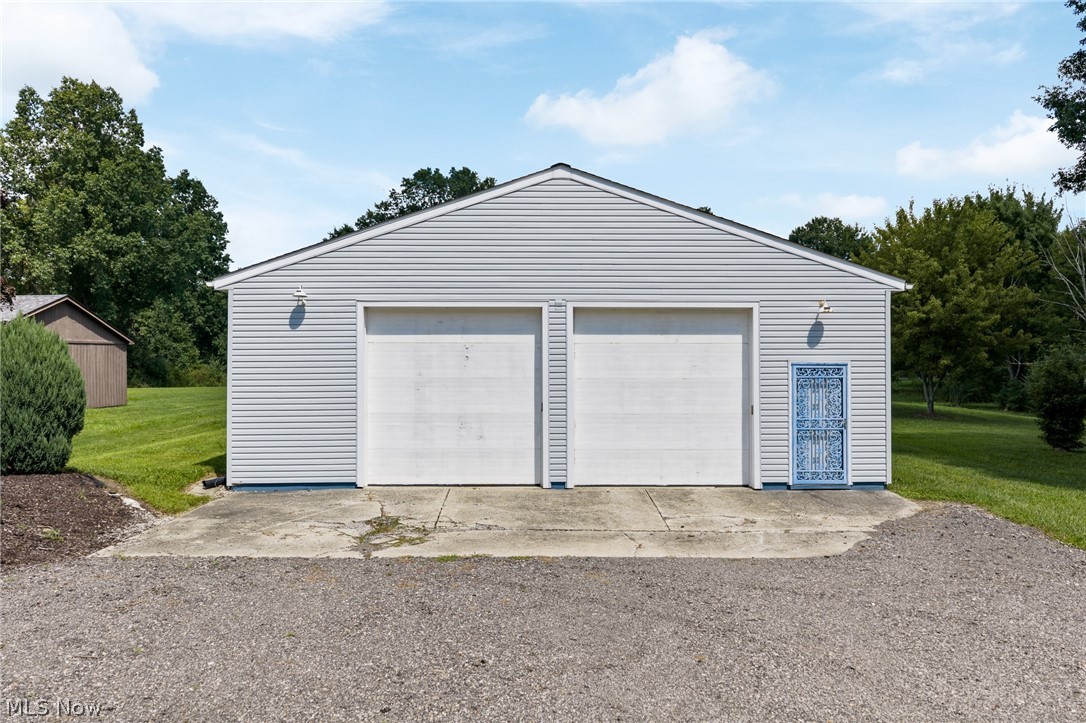 10685 Scotts Corners Road Property Photo 4