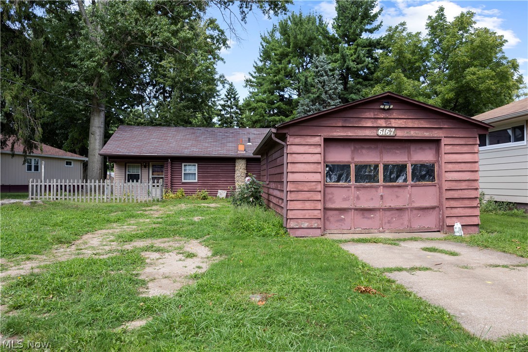 6167 Lake Avenue Property Photo 2