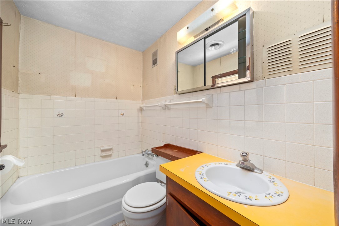6167 Lake Avenue Property Photo 11
