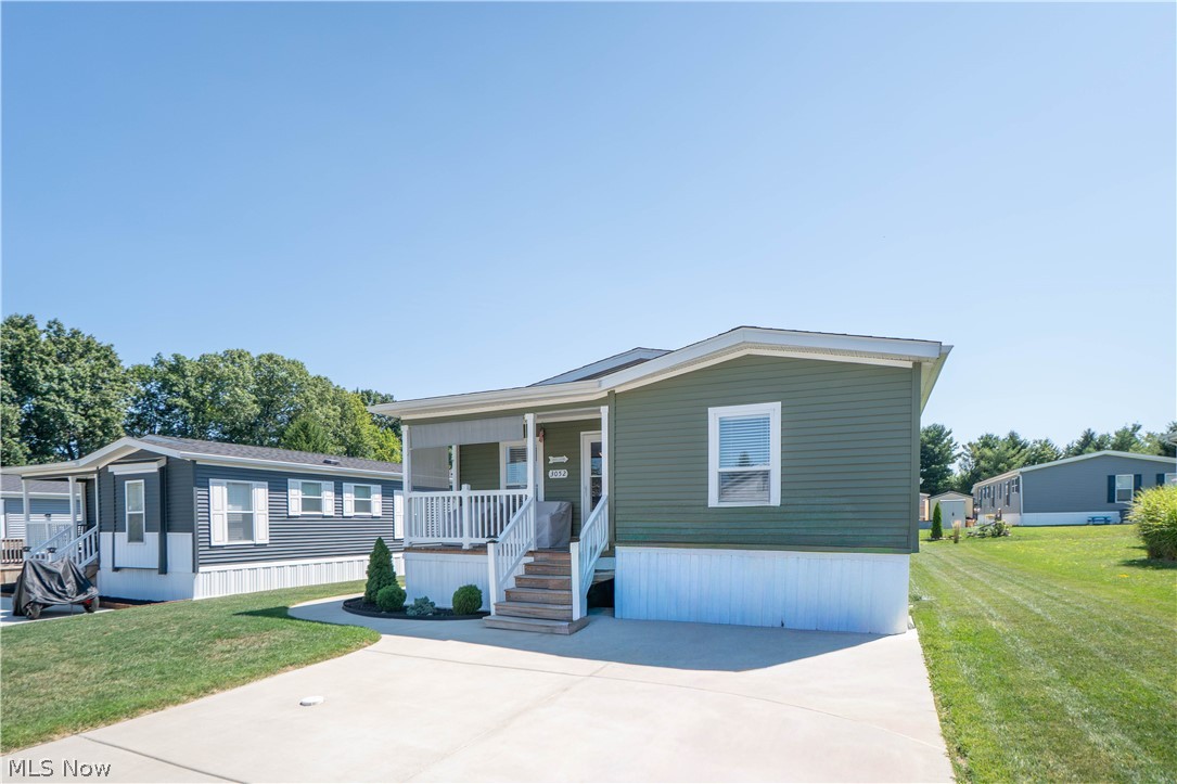 3052 Cross Creek Circle Sw Property Photo 1