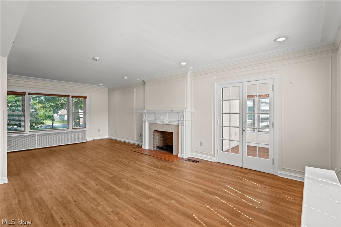 211 E Schaaf Road Property Photo 4