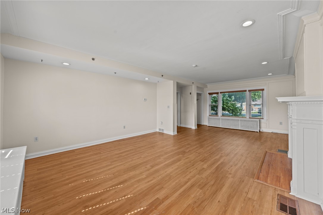 211 E Schaaf Road Property Photo 5