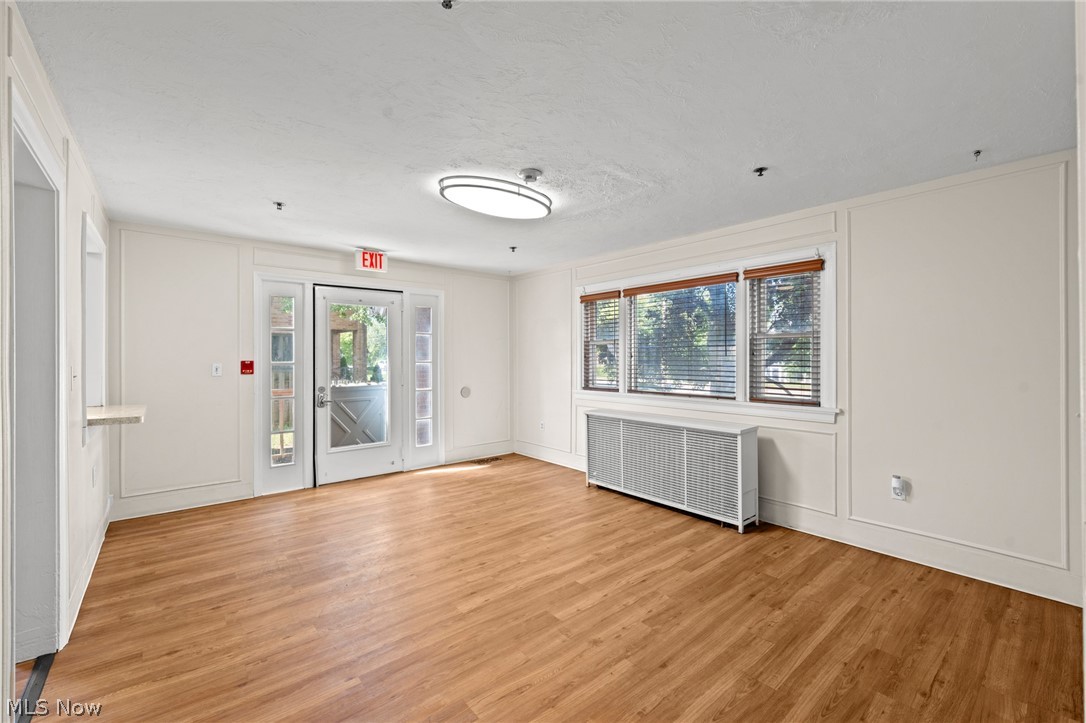 211 E Schaaf Road Property Photo 7