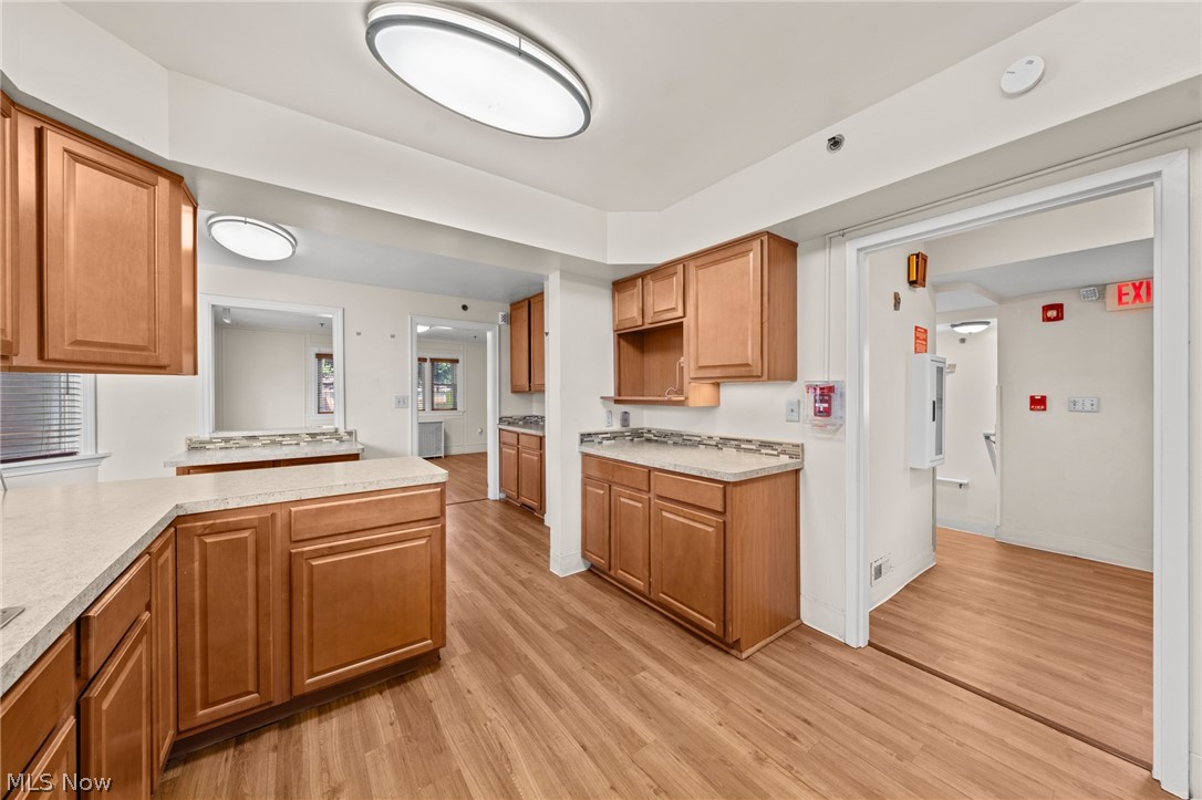 211 E Schaaf Road Property Photo 12