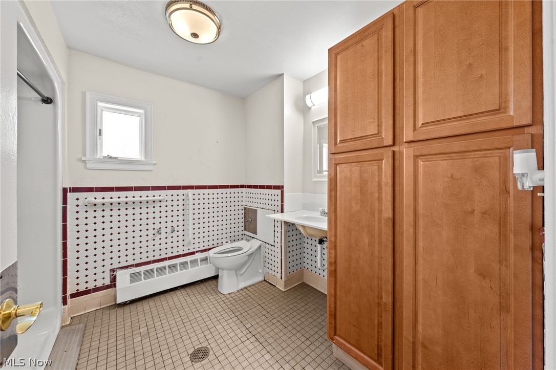211 E Schaaf Road Property Photo 14