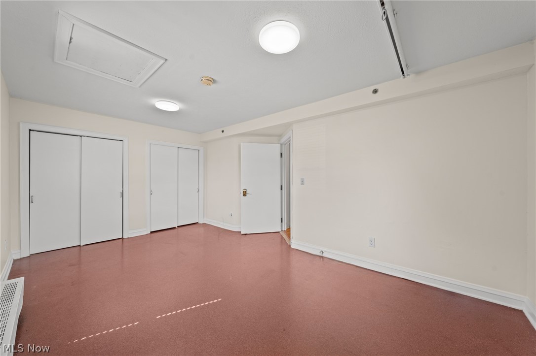 211 E Schaaf Road Property Photo 20