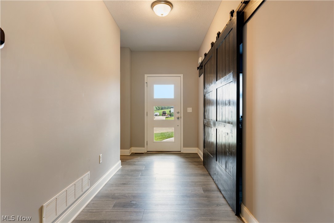 5585 Shadow Ridge Circle Nw Property Photo 3