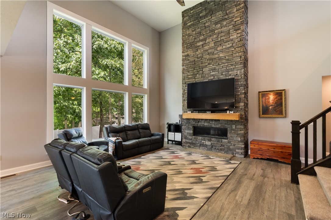 5585 Shadow Ridge Circle Nw Property Photo 4